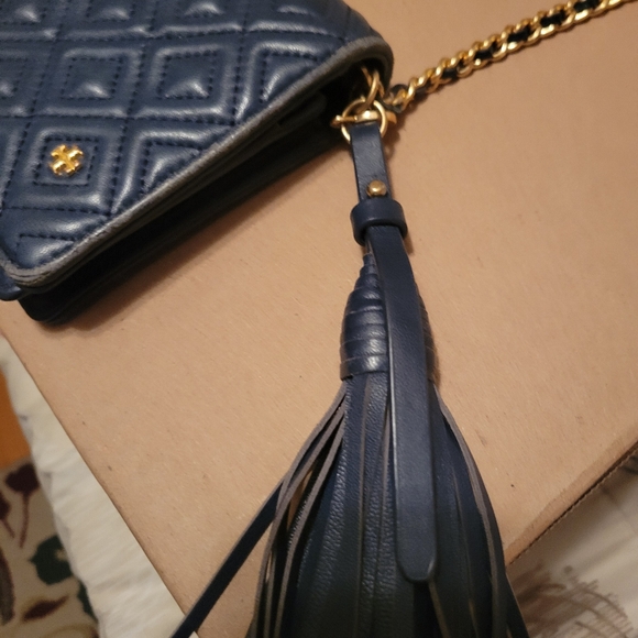 Tory Burch Fleming Wallet Chain Crossbody Purse - Picture 3 of 12